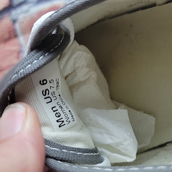 VANS CLASSIC LOWTOPS, WOMANS SIZE 7.5 EUC - Picture 11 of 11